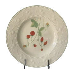Đĩa sứ in họa tiết dâu tây 20cm chính hãng